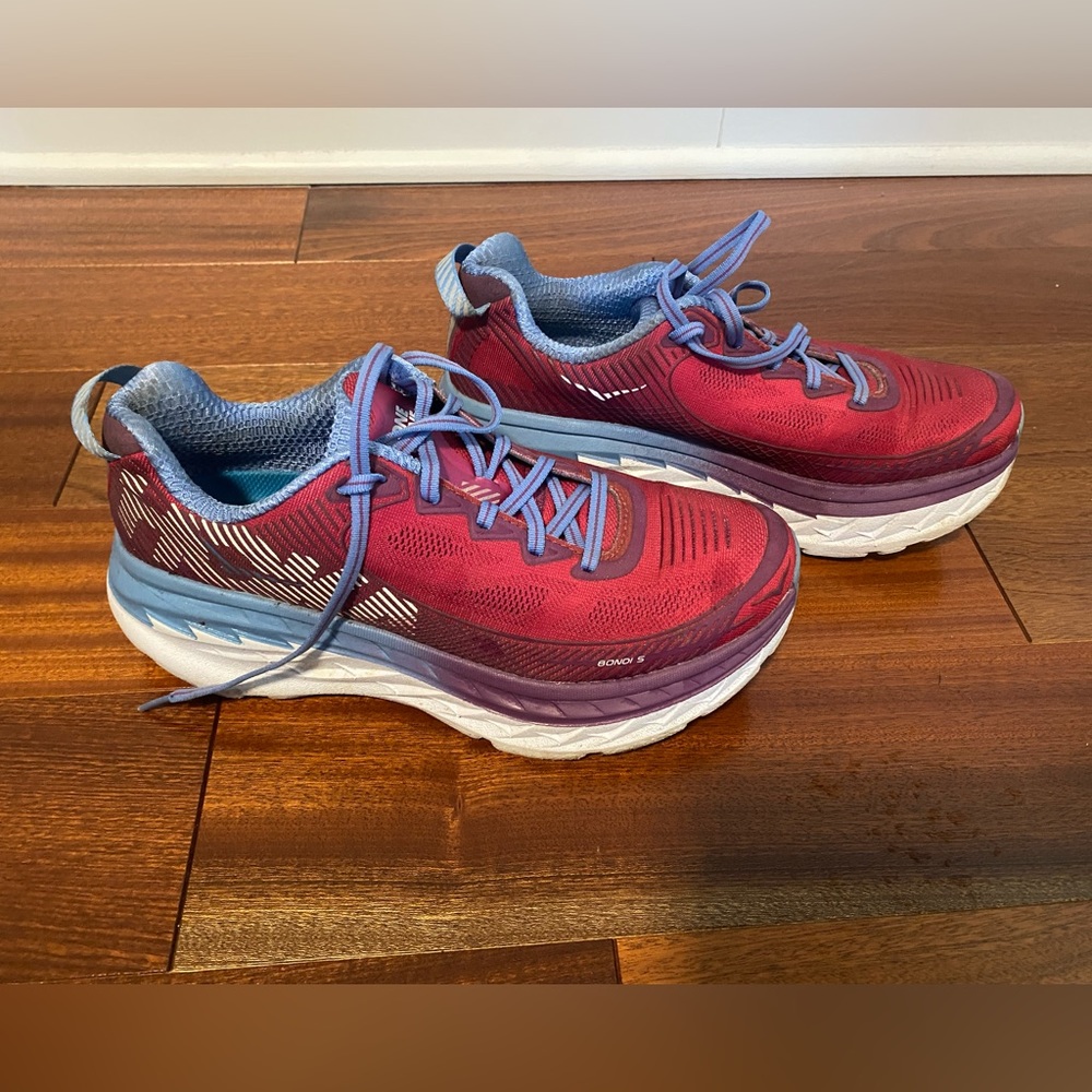 Hoka One One Bondi 5 , Women’s Size 8 road running shoes.